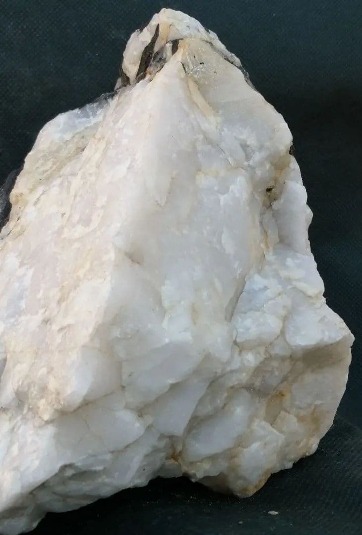 超特価！強力パワー！ブラックトルマリン原石2.7kg ーt532