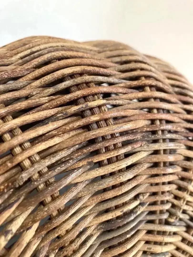 アートな籠 あけび蔓細工 並み編 端正な胴張り型 レアデザイン 津軽の伝統工芸品