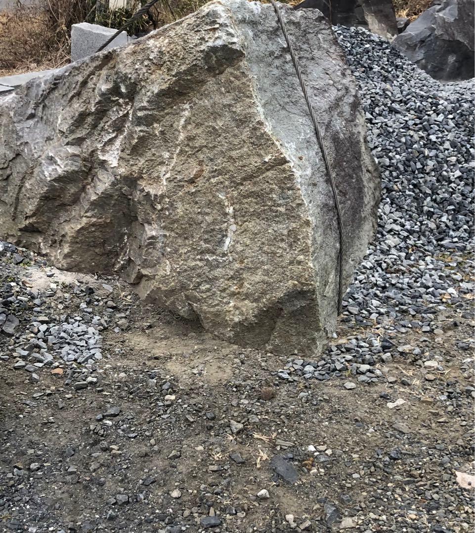 【茨城・配送可】高さ110cm 立石 主石クラス 自然石 和庭・造園向き