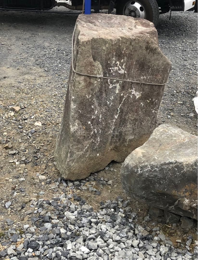 【茨城・配送可】高さ110cm 立石 主石クラス 自然石 和庭・造園向き