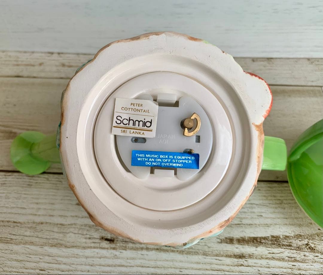ピーターラビットじょうろ ティーポッド型オルゴール シュミット社製