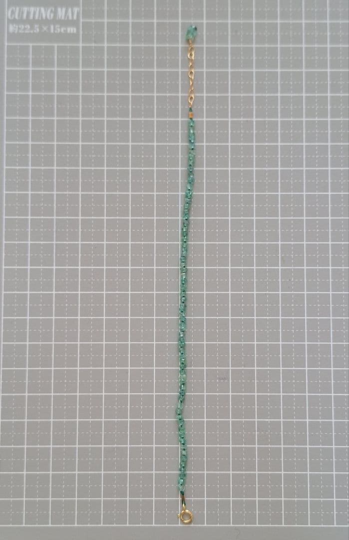 エメラルド　ノット　ブレスレット