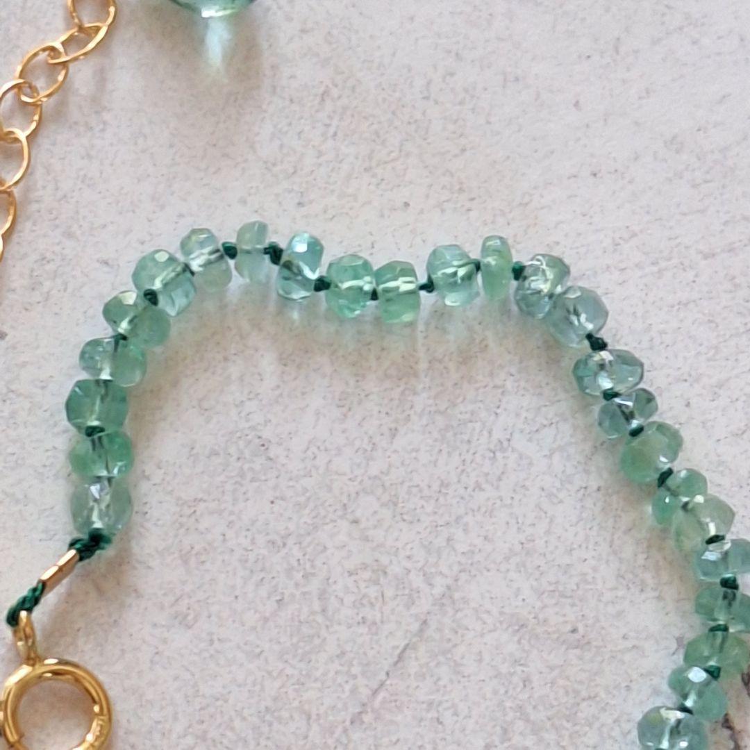 エメラルド　ノット　ブレスレット