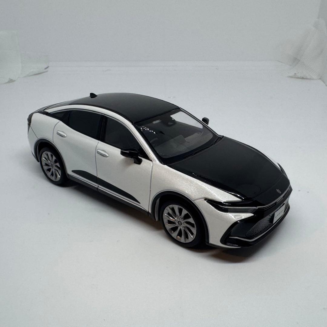 非売品 1/30 トヨタ カラーサンプル クラウン クロスオーバー ホワイト