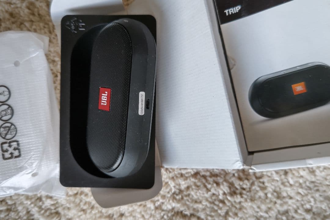 JBL TRIP Bluetoothスピーカー