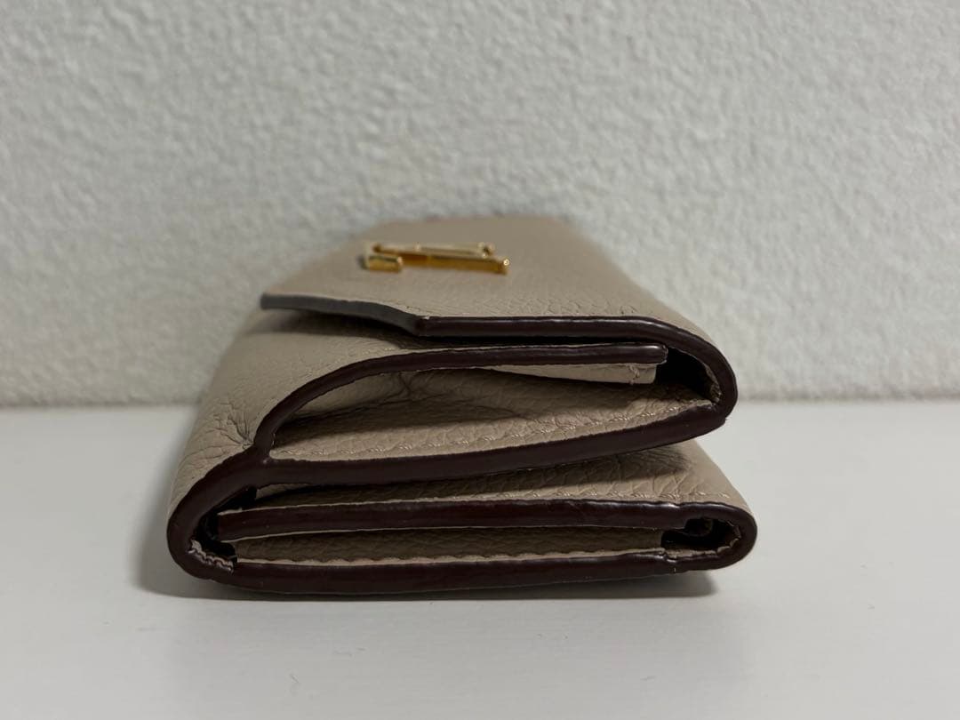 週末限定価格　美品 ルイヴィトン ポルトフォイユ カプシーヌ三つ折り財布ベージュ