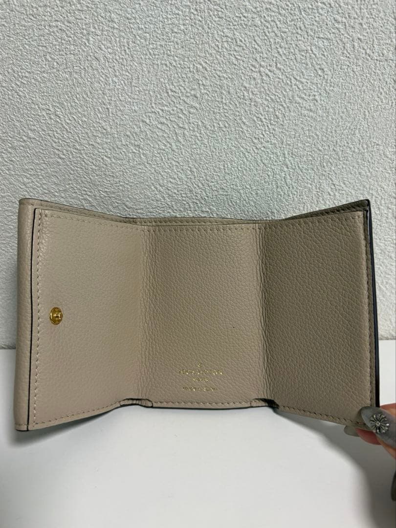 週末限定価格　美品 ルイヴィトン ポルトフォイユ カプシーヌ三つ折り財布ベージュ