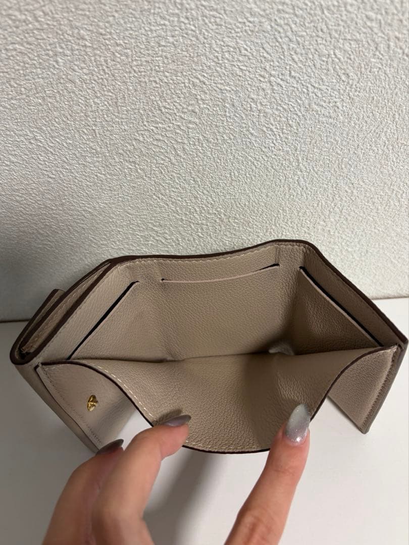 週末限定価格　美品 ルイヴィトン ポルトフォイユ カプシーヌ三つ折り財布ベージュ
