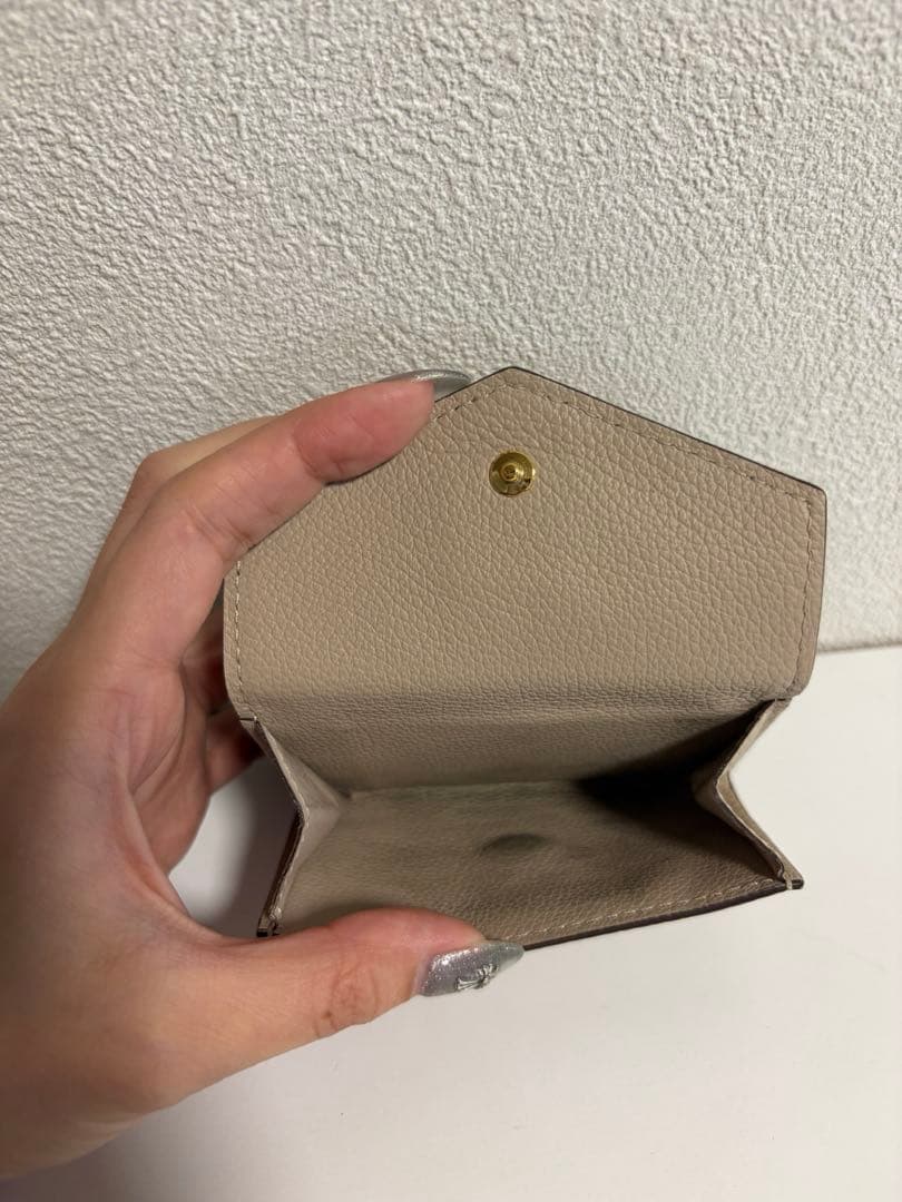 週末限定価格　美品 ルイヴィトン ポルトフォイユ カプシーヌ三つ折り財布ベージュ