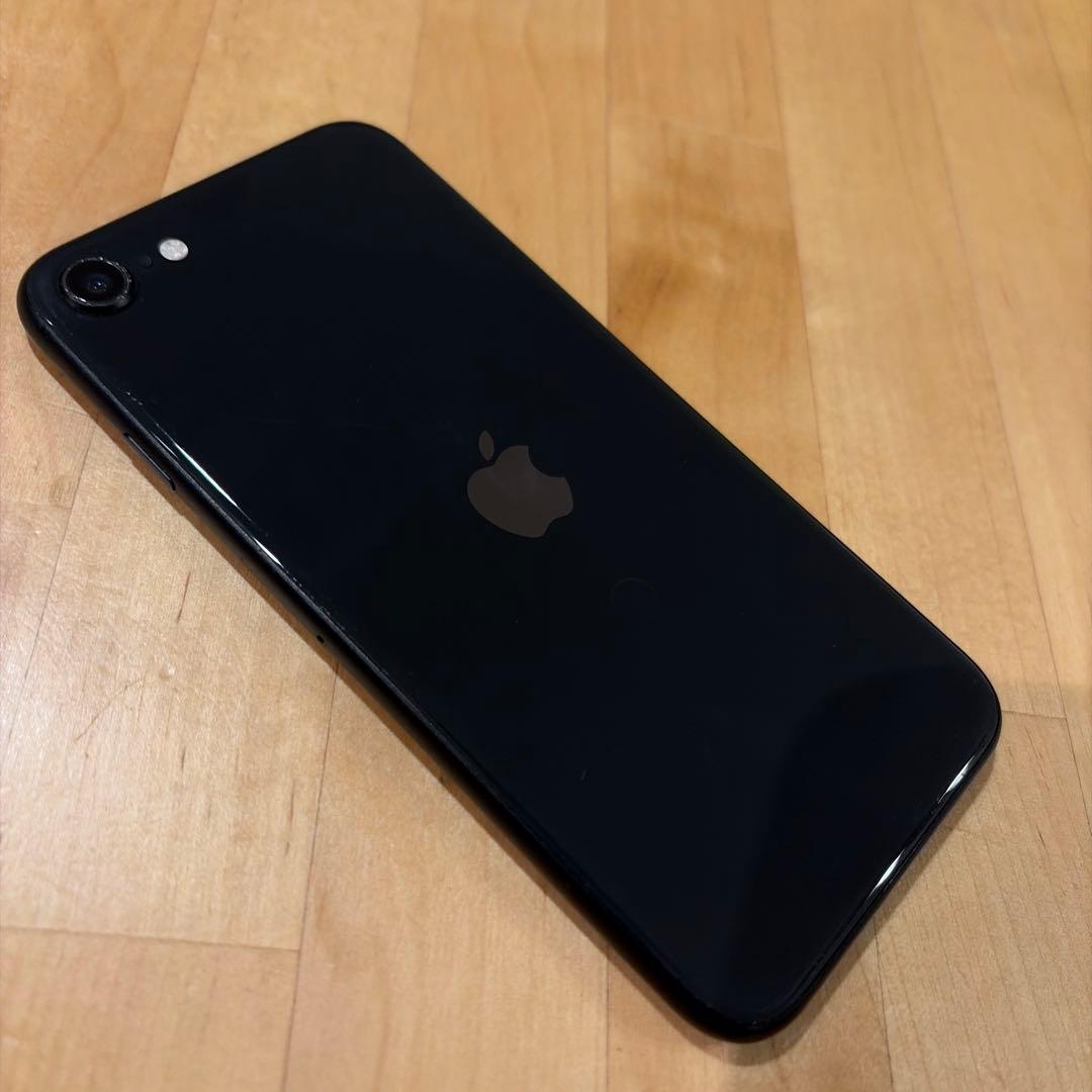 Apple iPhone SE ブラック　128GB