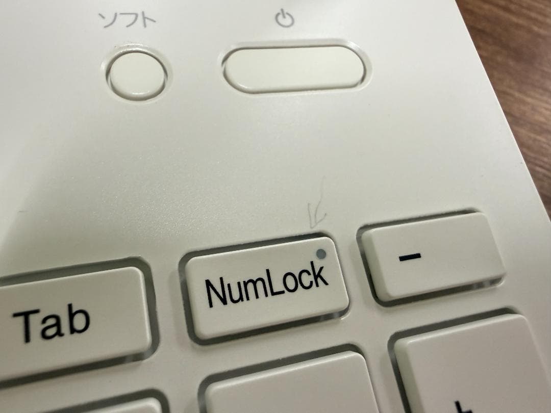 NEC LAVIE ホワイトノートPC コード マウス付 稼働品 F3826