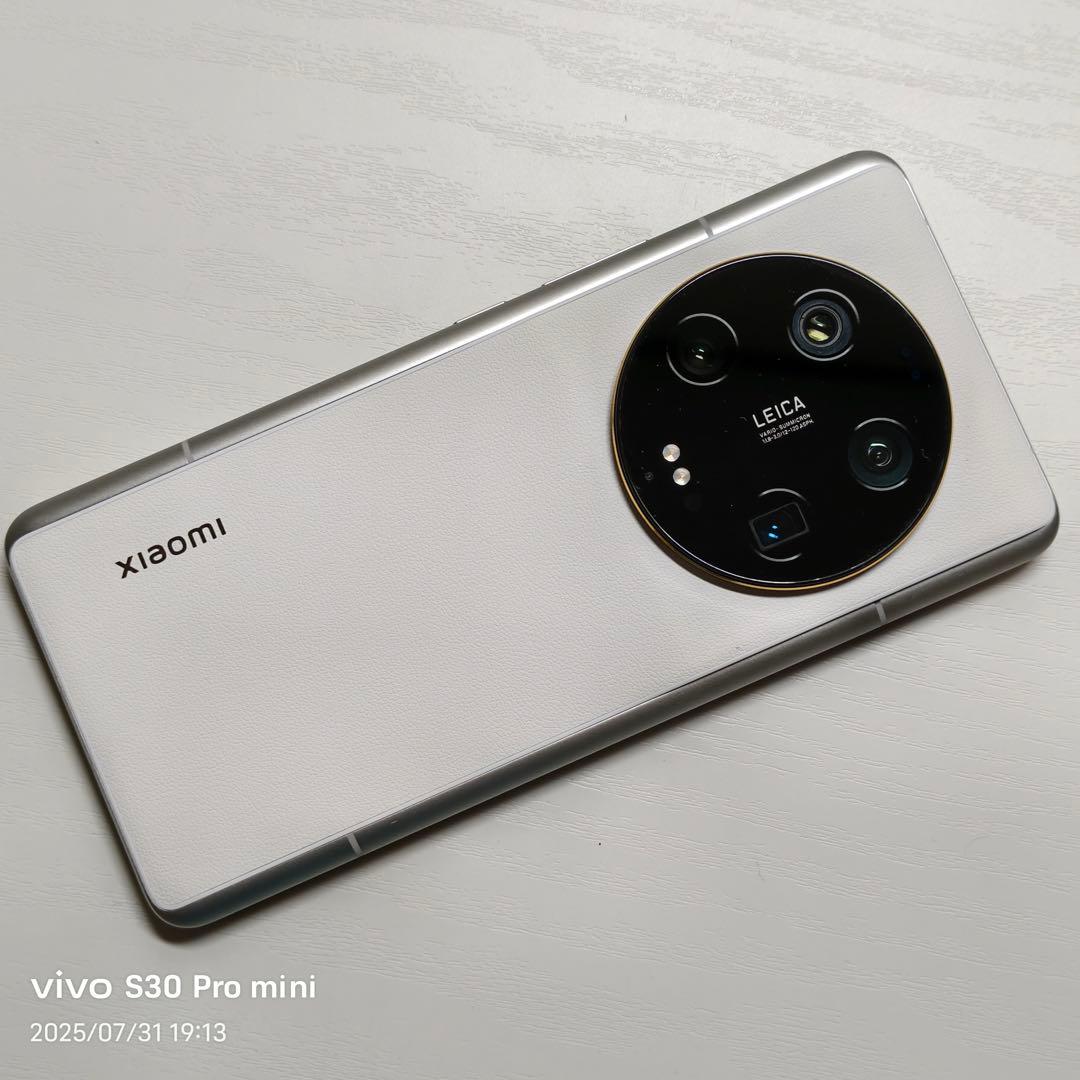 Xiaomi 13 Ultra ホワイト 極美品 Googleフォト無限 日本語