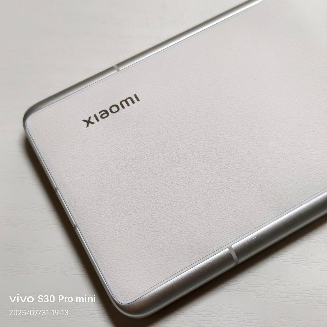 Xiaomi 13 Ultra ホワイト 極美品 Googleフォト無限 日本語