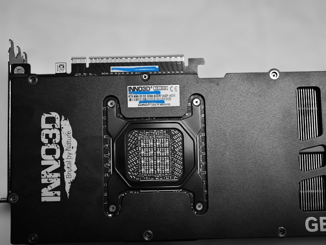 【極美品/ELSA直販購入】INNO3D RTX 5090 32GB ※箱難あり