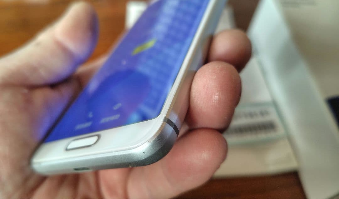 SHARP AQUOS sense3 SH-M12 ホワイト