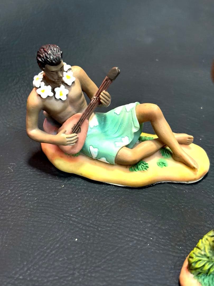 Hawaii ミニポーセリン像　ハワイアンドール　人形　ハワイ　ドール　置物