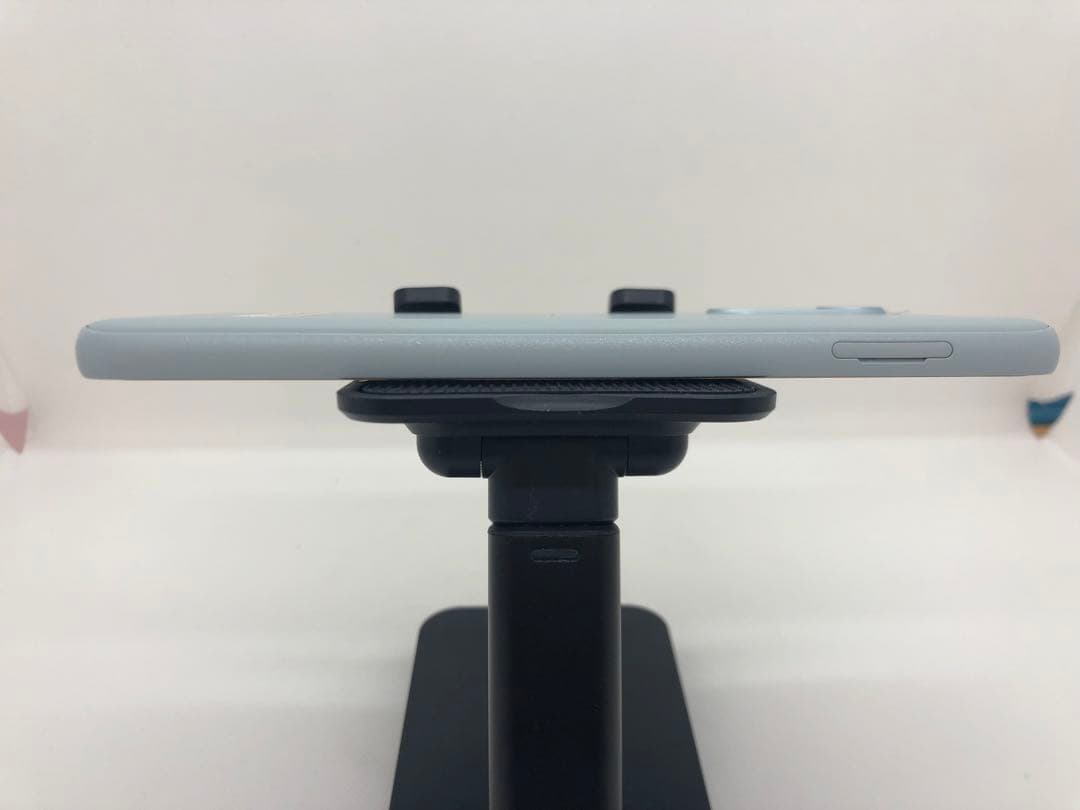 arrows We2スマートフォン ライトグレー