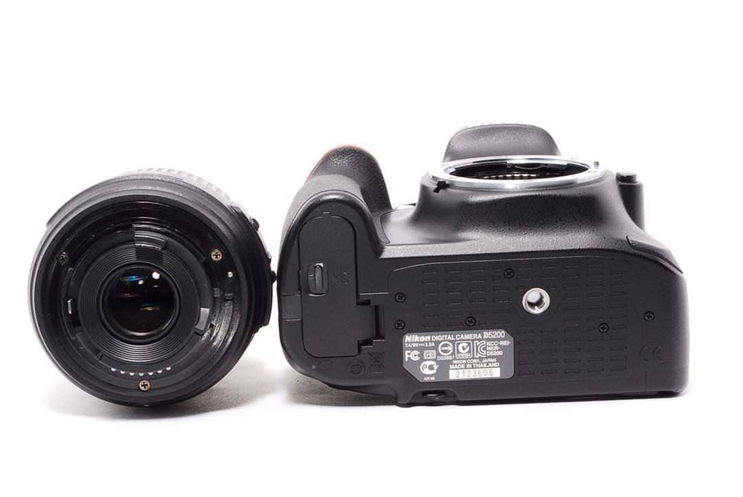 Nikon D5200◆ショット数少なめ◆すぐ使える◆一眼レフカメラ◆手ぶれ補正