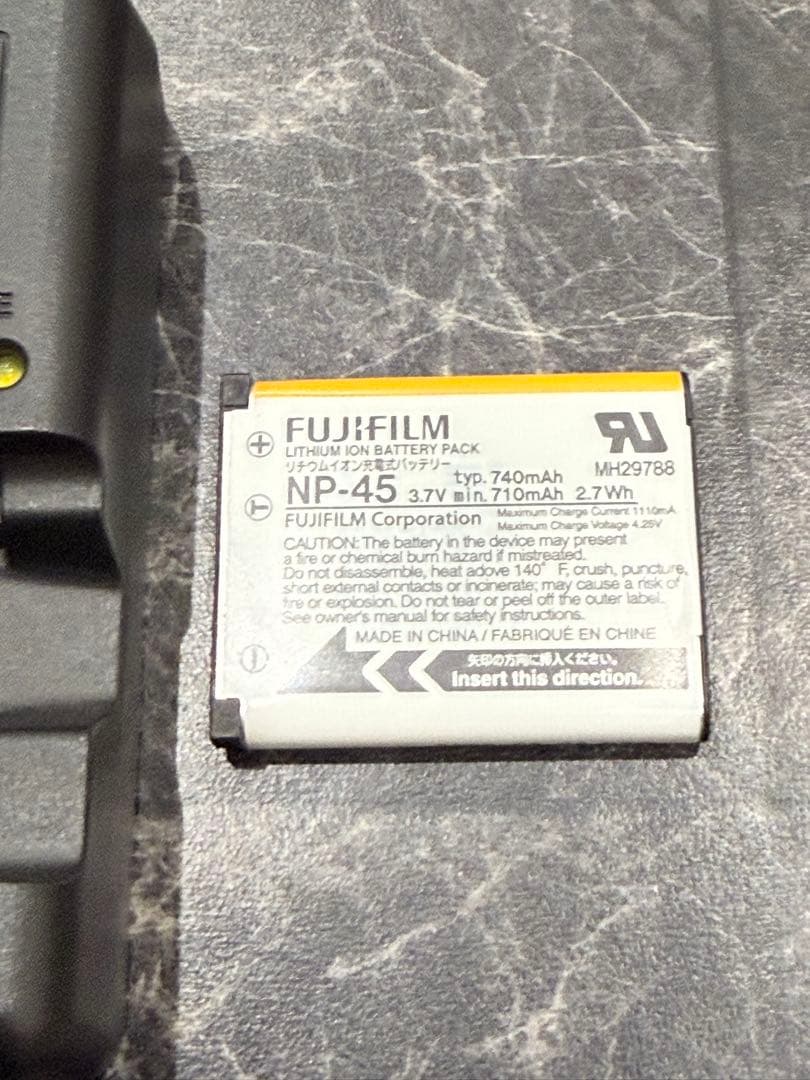 富士フィルム FINEPIX Z300 デジタルカメラ 値引き交渉可能