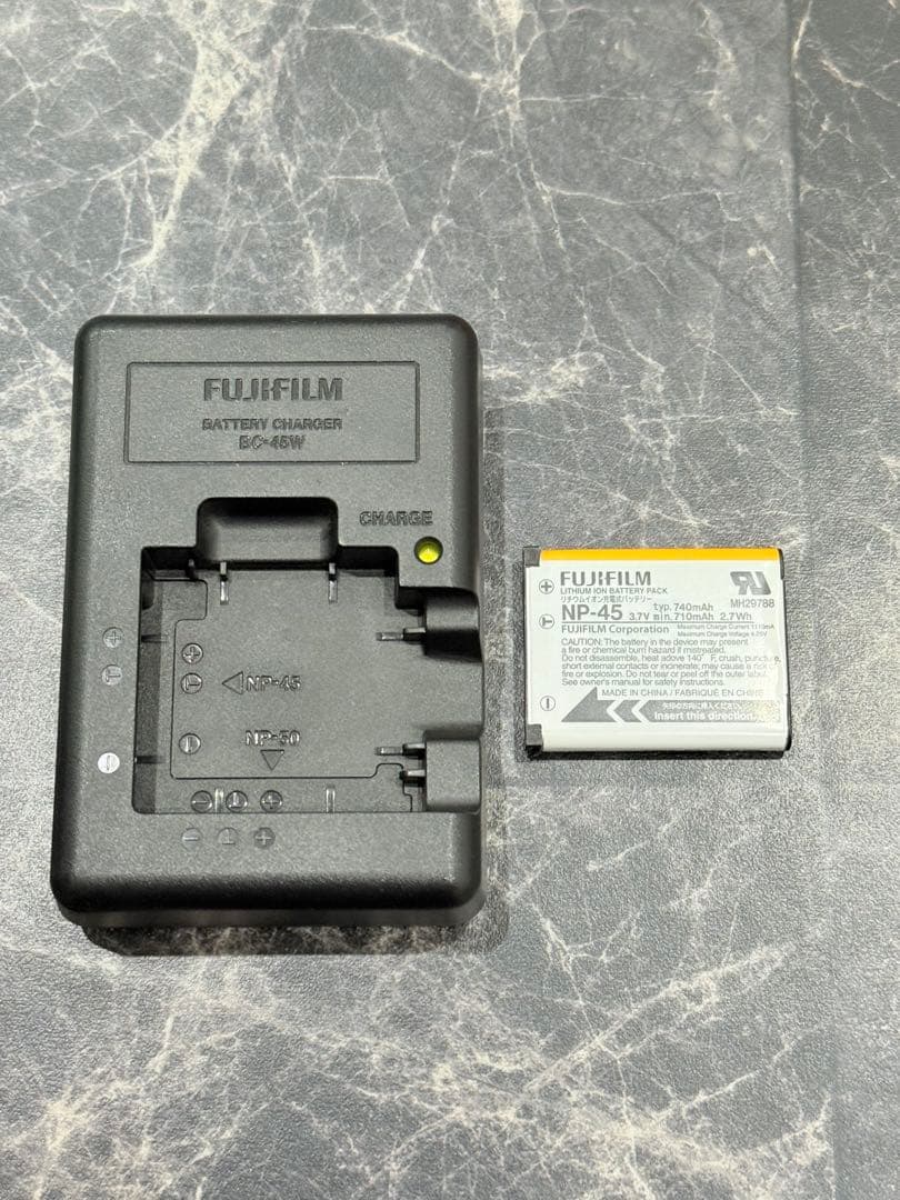 富士フィルム FINEPIX Z300 デジタルカメラ 値引き交渉可能