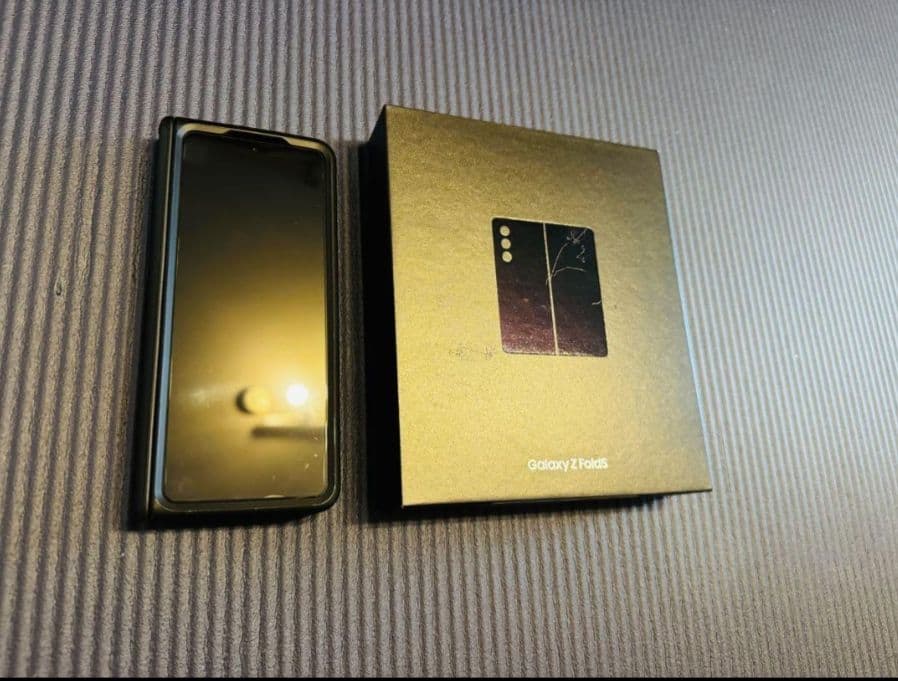 Galaxy Z Fold5ファントムブラック【256GBSIMフリー】