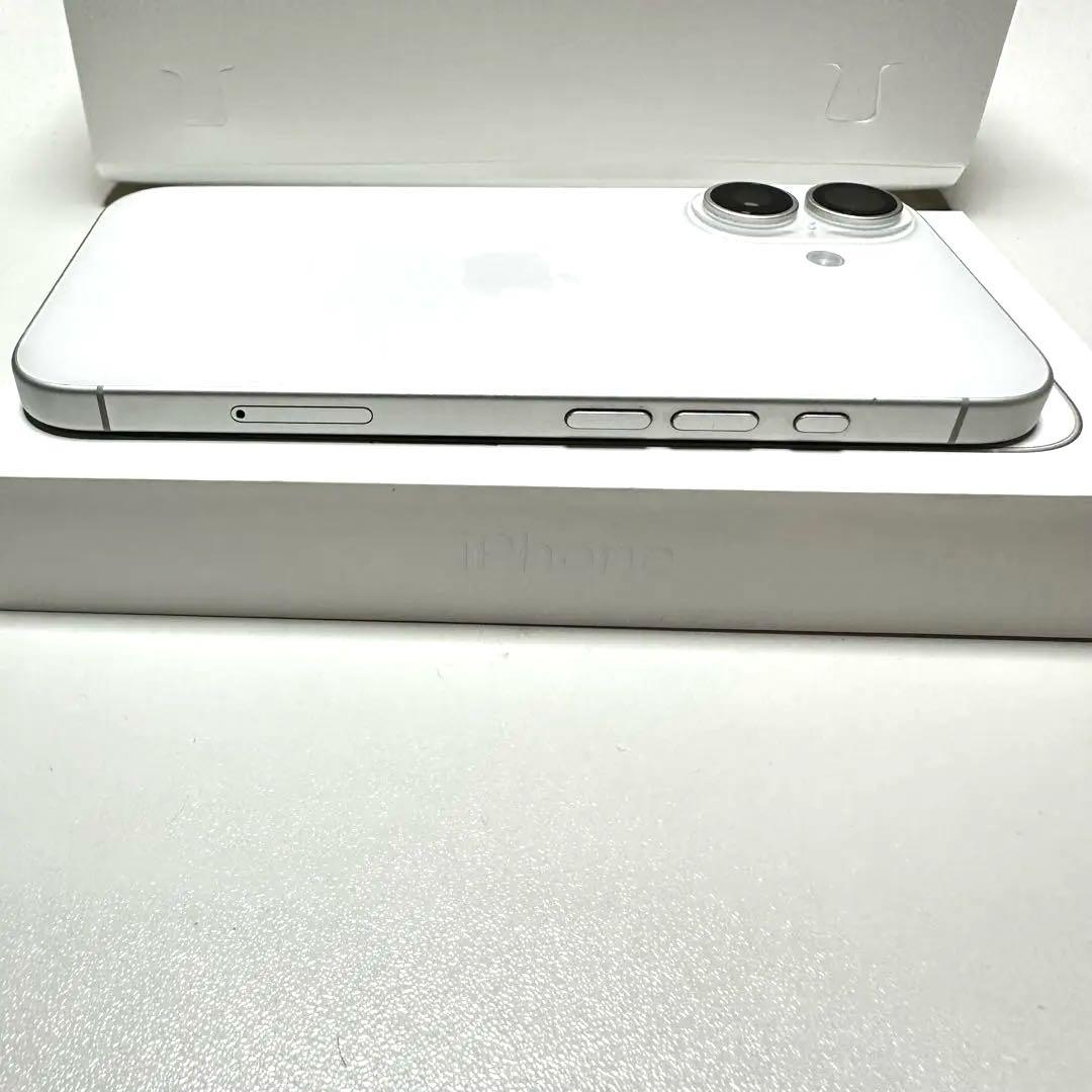 セ*ミ様 【極美品】iPhone 16 256GB ホワイト SIMフリー