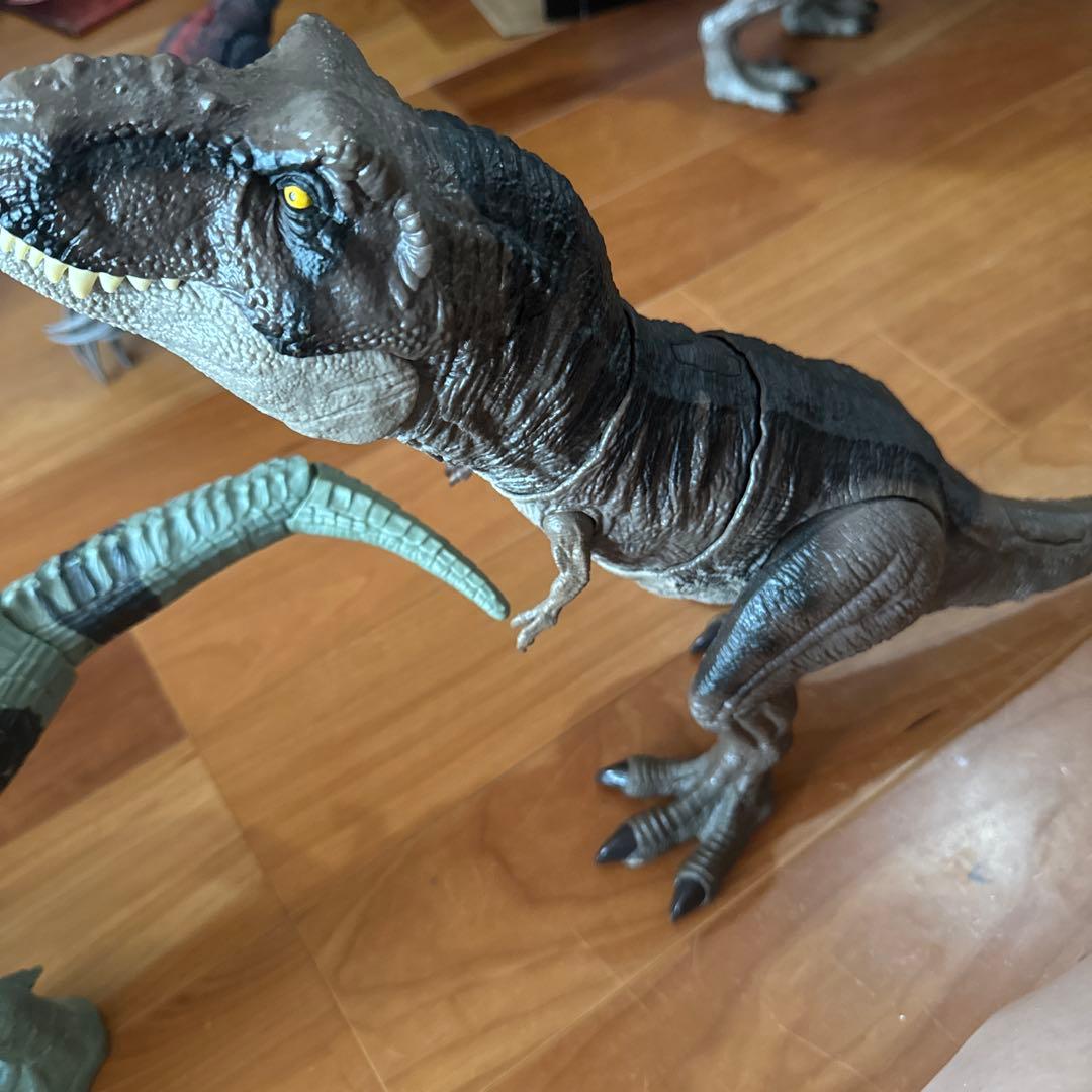 ギガノトサウクル　ティラノサウルス　テリジノサウルス　マテル
