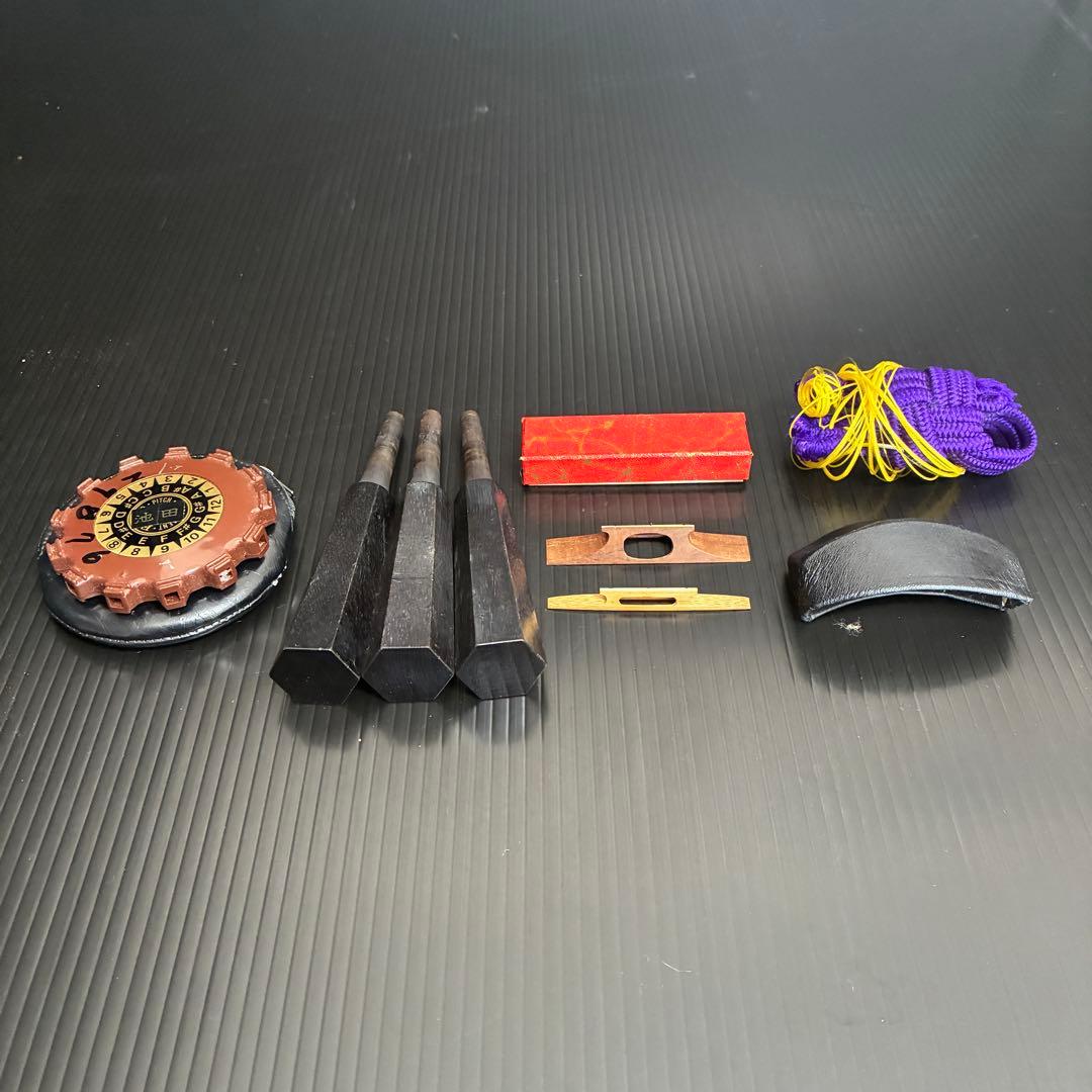 綺麗 中棹 地唄 三味線 紫檀 二本溝 ケース 糸巻き付き 東さわり 丸内胴