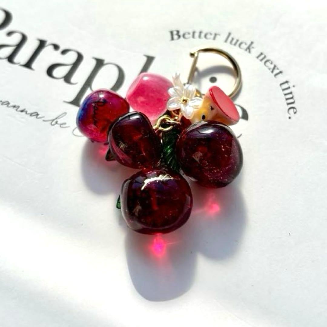 レジンキーホルダー　林檎　レッド　ハンドメイド