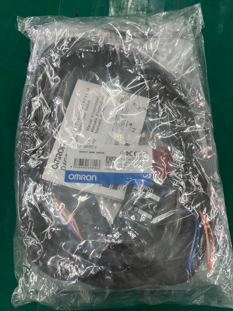 オムロン ドアスイッチ D4GS-N1T-3