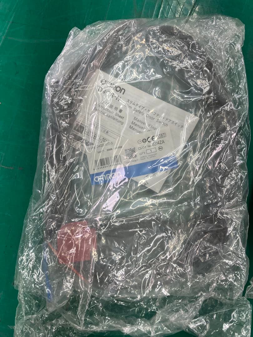 オムロン ドアスイッチ D4GS-N1T-3