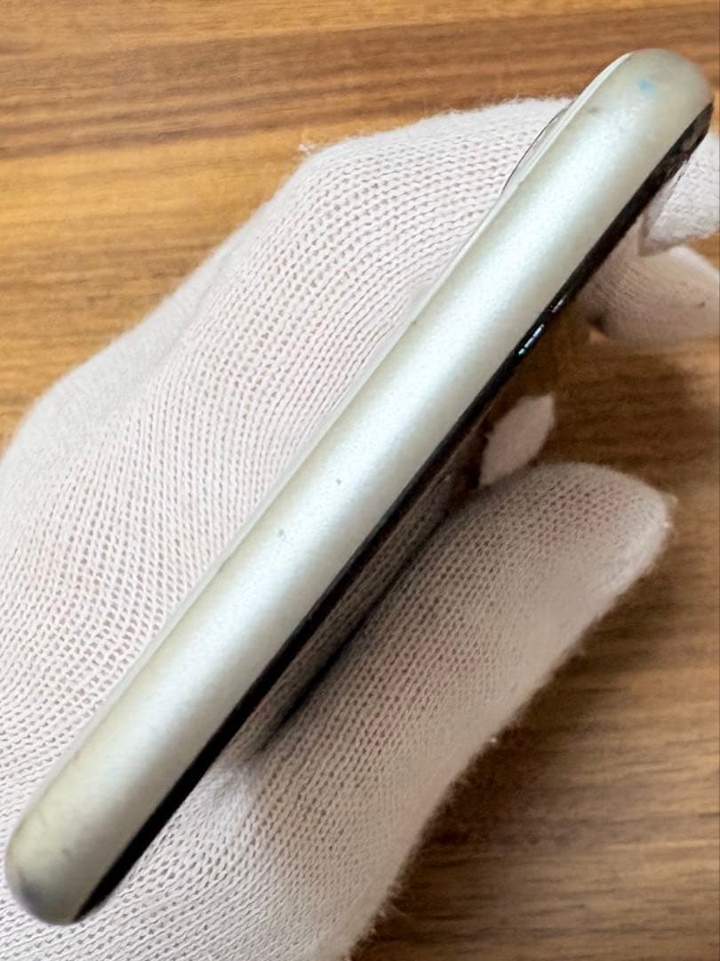 iPhone SE3 64GB 白 SIMフリー 87% 画面ひび