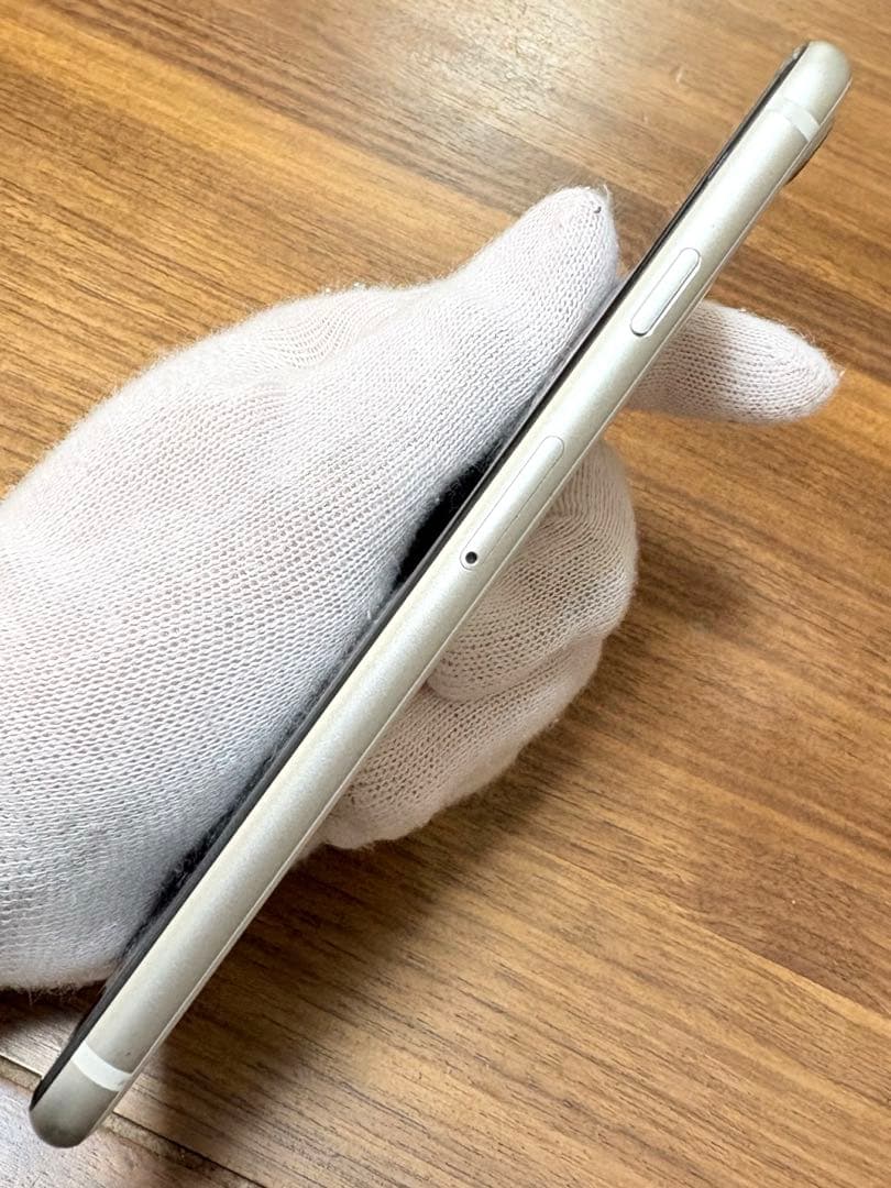iPhone SE3 64GB 白 SIMフリー 87% 画面ひび