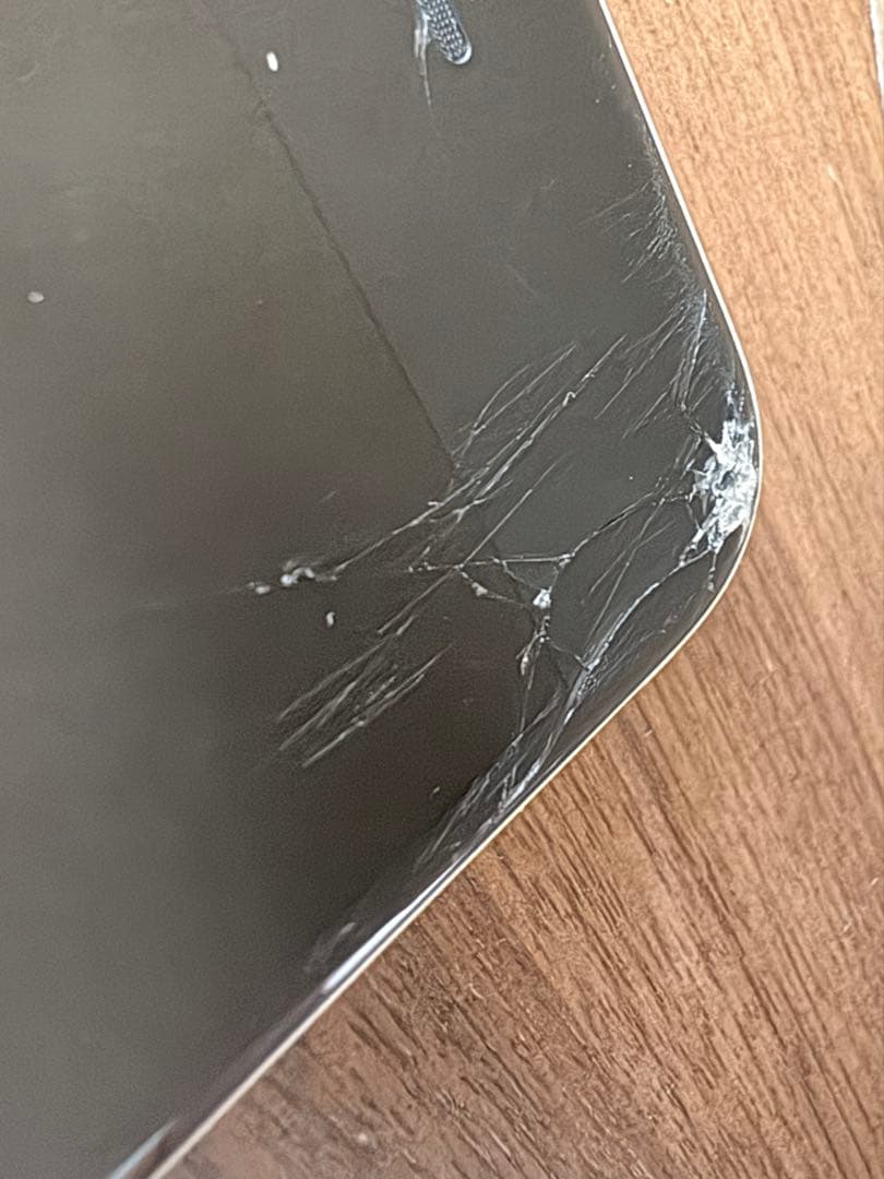 iPhone SE3 64GB 白 SIMフリー 87% 画面ひび
