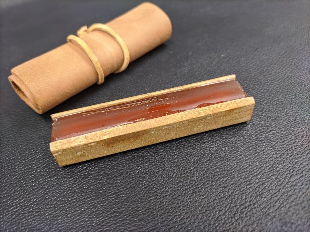 レザーウッドベスポークロジン VNC