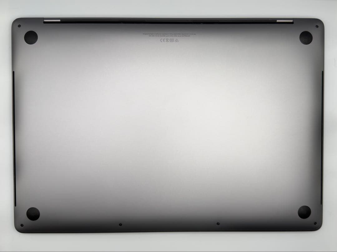 MacBook Pro 2019/ i7 6コア/16GB/ 555X 4GB