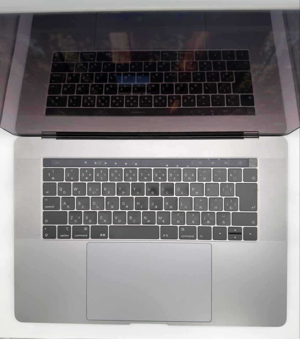 MacBook Pro 2019/ i7 6コア/16GB/ 555X 4GB