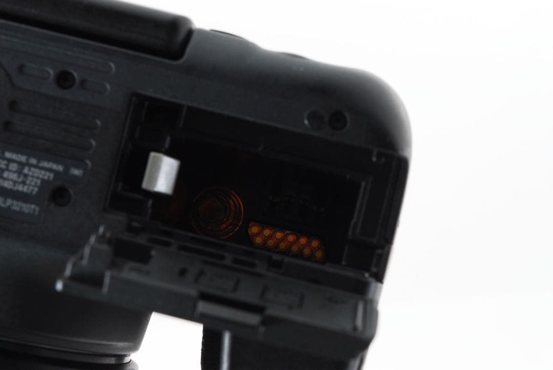 手ぶれ補正レンズ付き　canon kiss x8i 標準&望遠ダブルレンズセット