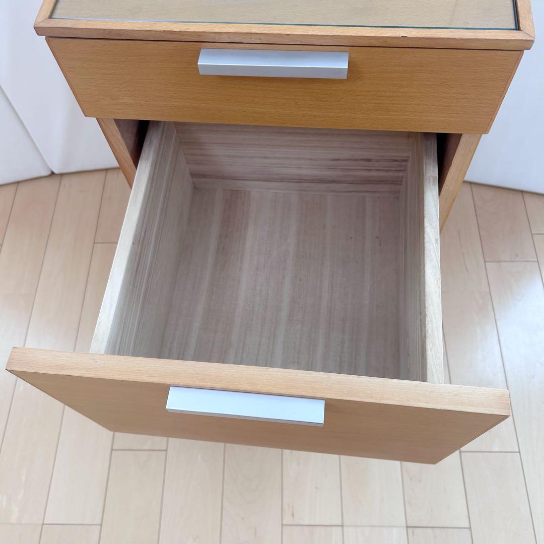 ガラス天板木製キャビネット　3段チェスト　ミッドセンチュリー　モダンサイドボード