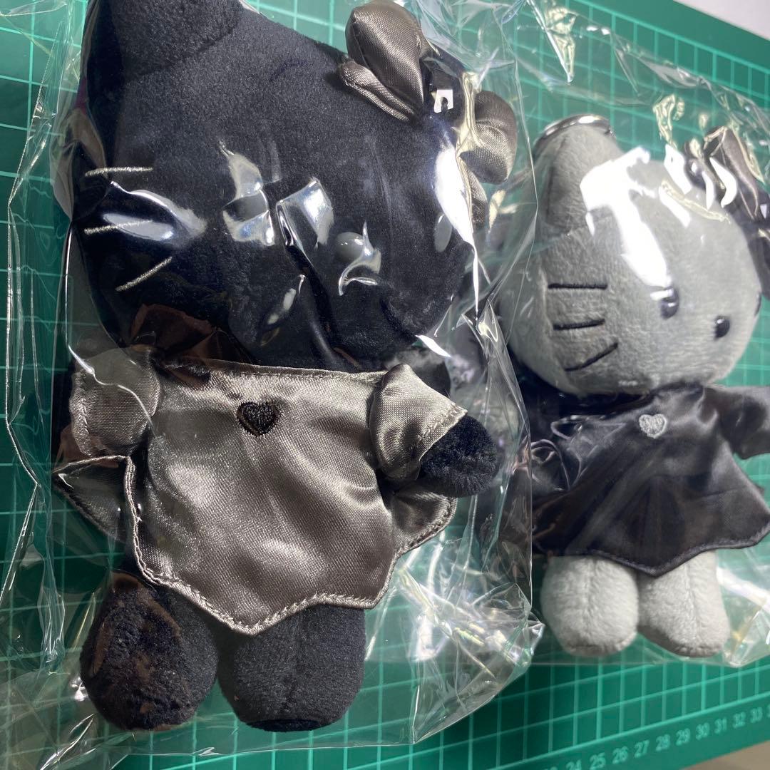 ハローキティ ぬいぐるみ 黒と灰色　ハローキティ ブラックエンジェル エンジェル