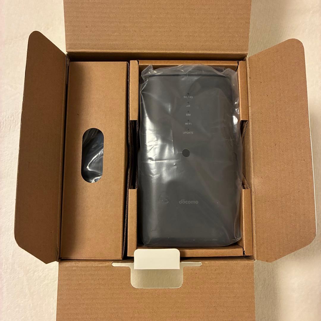 【美品】docomo  5G HR02 ルーター