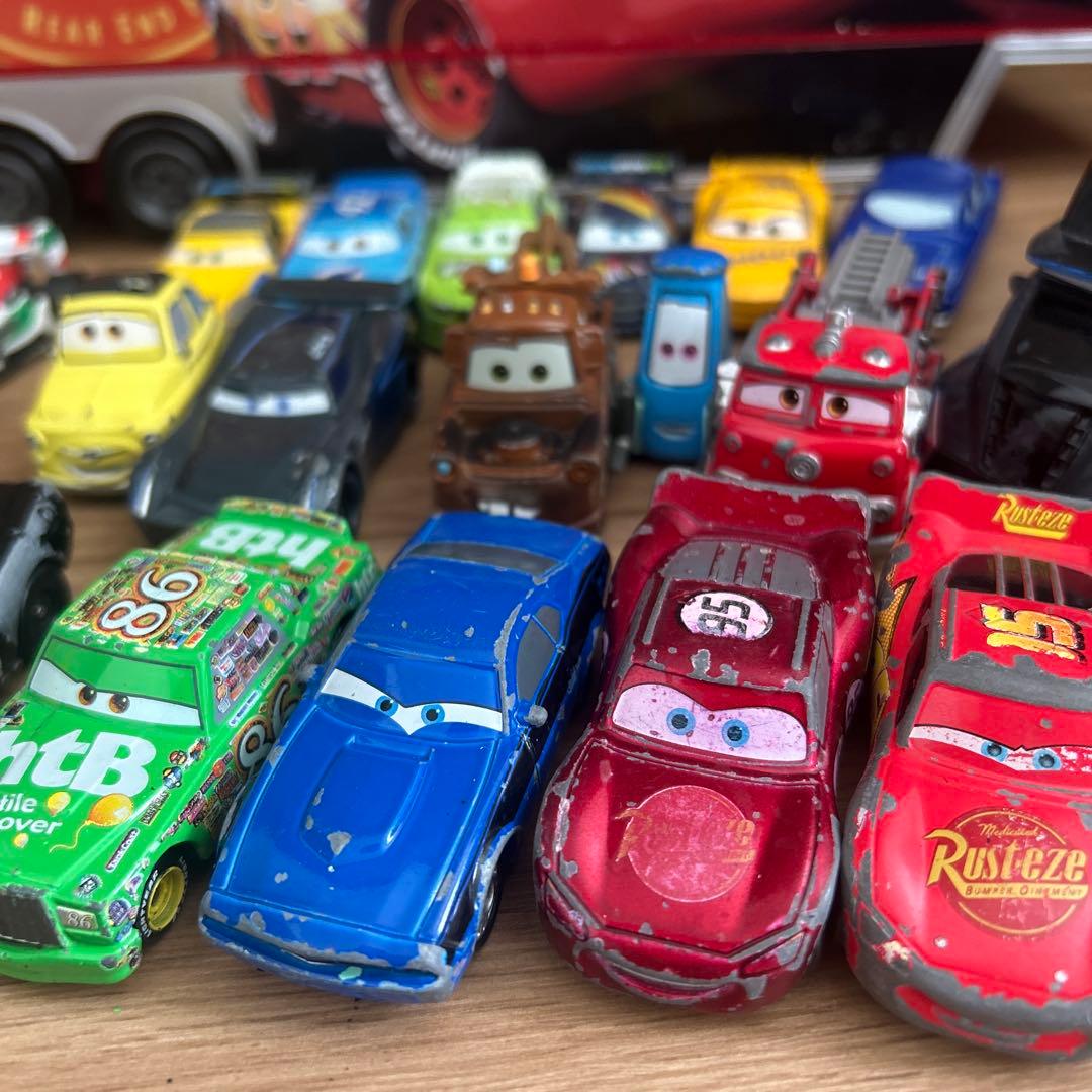 カーズ トミカ 大きなマックトレーラー＆カーズの仲間たち　20台セット