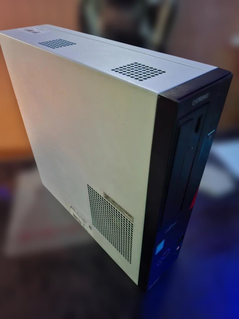 富士通 Windows 11/i5/4GB/1TB 格安 GPUライザー付き