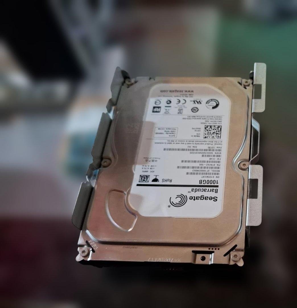 富士通 Windows 11/i5/4GB/1TB 格安 GPUライザー付き