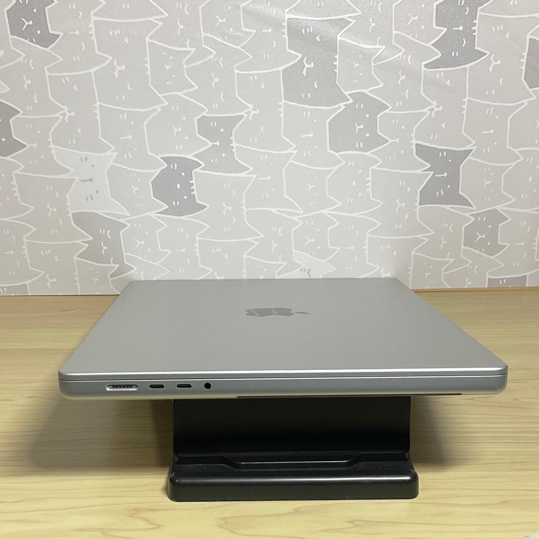 MacBook Pro 16インチ M1 Max 32G 2TB / 放電31回