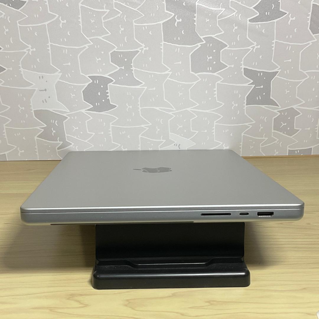MacBook Pro 16インチ M1 Max 32G 2TB / 放電31回