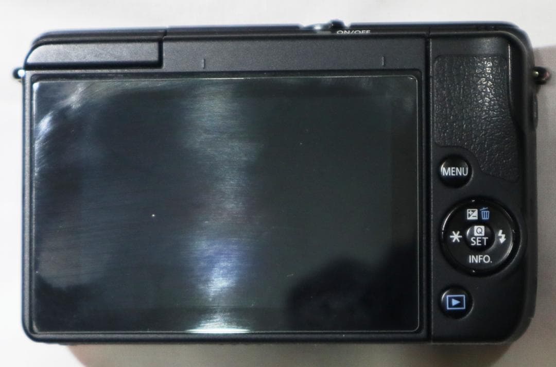 EOS M100 EF-M 15-45mm f3.5-6.3 STM セット