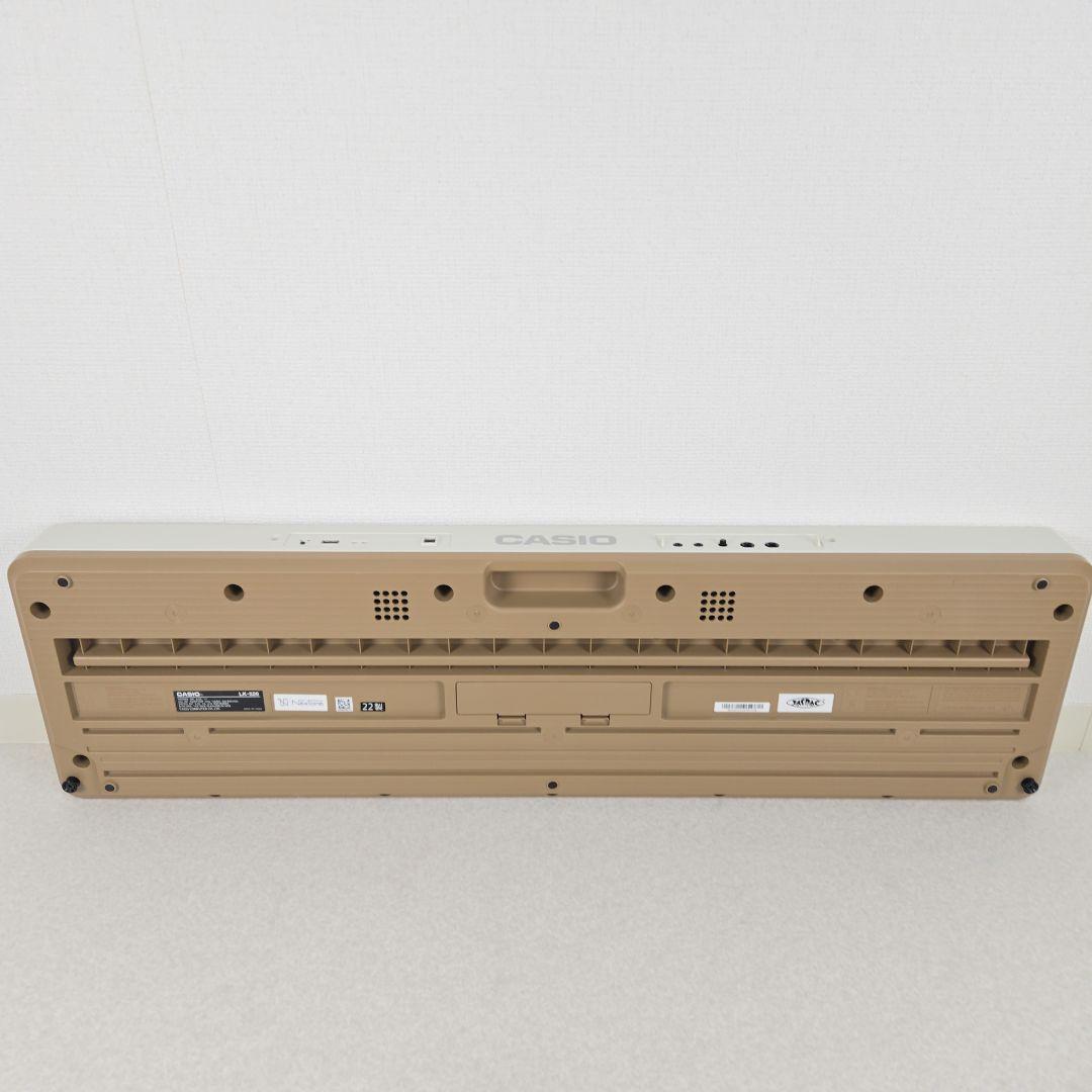 【美品】カシオ LK-526 楽らくキーボード 光ナビゲーション ピアノ 61鍵
