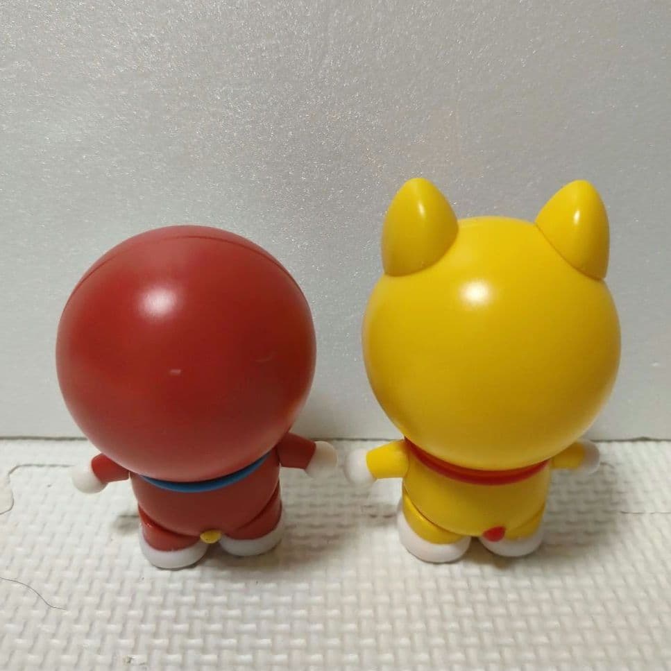 希少 レア　元祖ドラえもん 耳付き　赤いドラえもん　フィギュア　2体セット