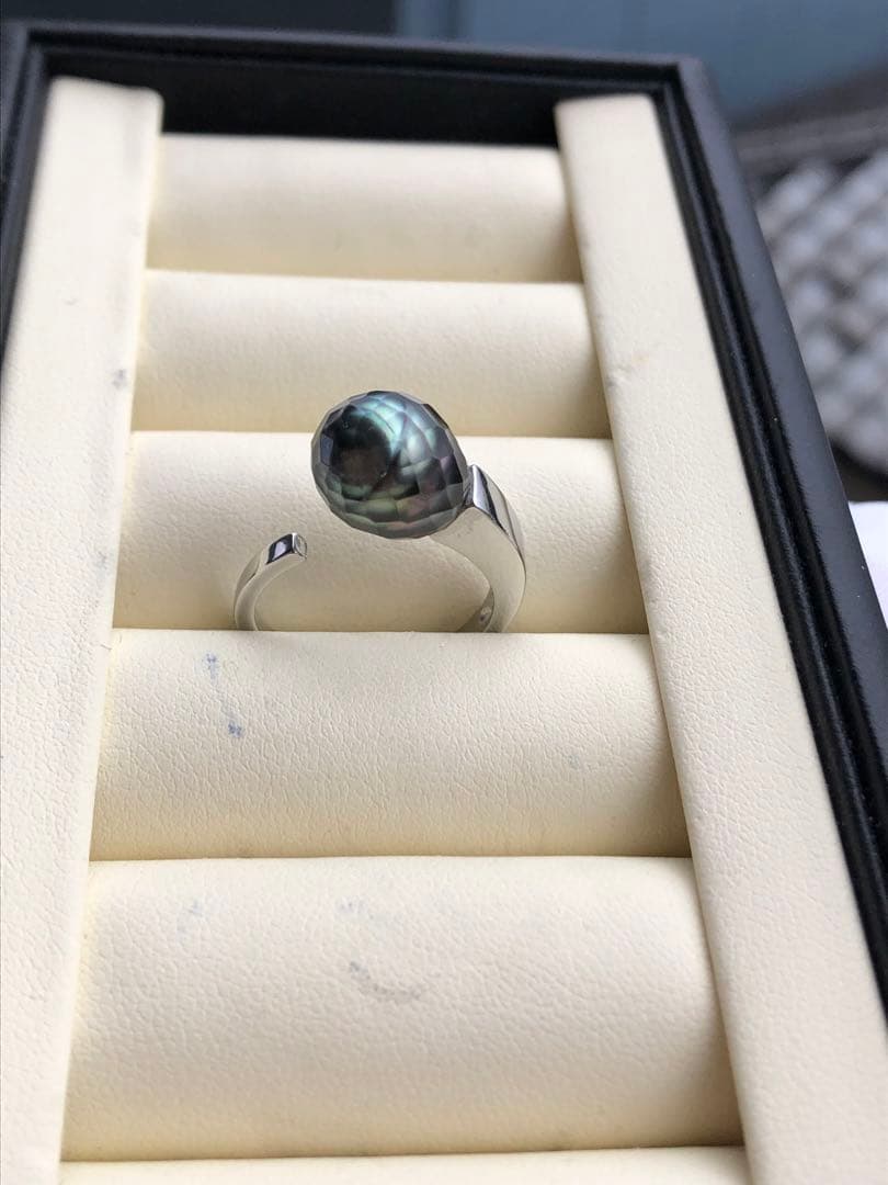 大粒　黒蝶真珠　ダイヤモンドカットリング